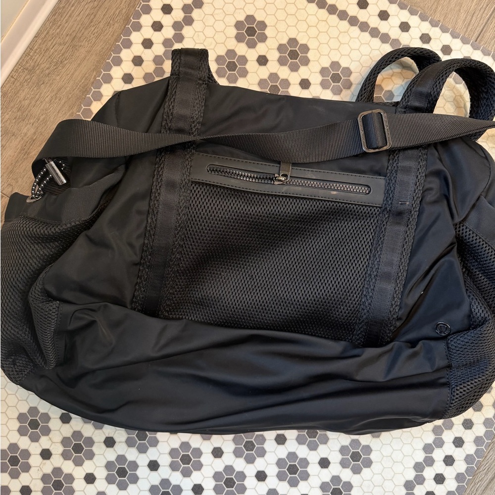 Lululemon Everywhere Duffel *Heatproof Pocket 27L